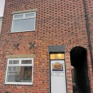 Grace Cottage, Town Centre, Close To Holiday home